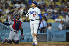 【悲報】1試合4三振の大谷翔平さん、ロバーツ監督と話し合い・スタメン落ちへ