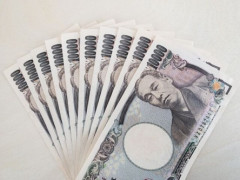 【相談】資格を取り、今の職場を辞めることになった。そこで支えてくれた同僚に10万円を渡したいと思ってるんだが…