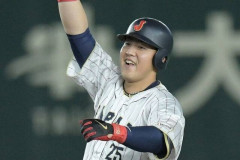 【悲報】巨人・岡本、初ヒロインで「ジョニー・デップです」と滑って心閉ざす・・・
