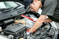 自動車整備工、求人倍率5.46倍を記録する！業界「年収347万円を提示しても人が集められないのが現実」
