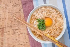 【グルメ】ラーメンに生卵は合わない説。