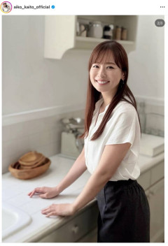 ⁉️42歳・皆藤愛子　絶対領域みせたミニスカ姿にファンくぎ付け！  「女子大生や」「まいってます」「反則級の可愛さ」 -2chまとめ-