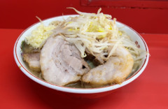 【賛否両論】ラーメン二郎・京都店　大盛り食べた客が近所で嘔吐 → 店がルール設定「大盛りは15分以内で完食できる方のみ」