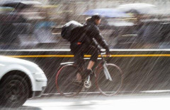 【悲報】日本人ってなんでこんな道路放置してんの？