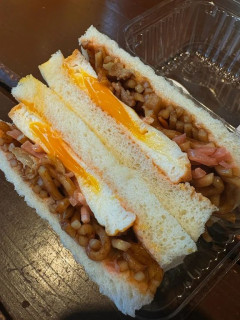 日本人「サンドイッチに麺を挟むのって俺達だけの文化なの？」
