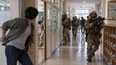 【究極の選択】小学校を舞台に「ガチで殺しに来る米軍1個小隊」から1時間逃げ切れたら3000万円←やる？