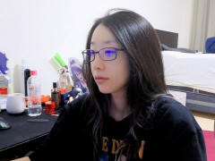 外国人「すっぴんでも美しい」ksonがノーメイクのまま朝から雑談してる