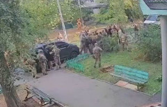 ウクライナ首都で保安庁SBUと軍情報総局GURが銃撃戦…ライバル関係部隊の縄張り争い｢内輪もめ｣！