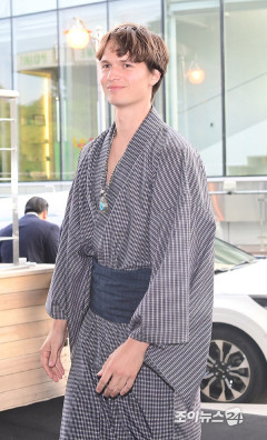 「韓国をバカにした！」韓国で行われたイベントにハリウッド俳優が日本の浴衣姿で現れ、韓国大激怒