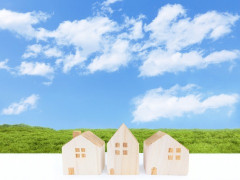 家を建てることになり3回目、最初は新婚向け、次には子育て用、最後は退職後の生活用かな…