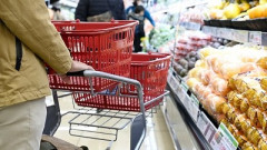 【悲報】日本人、貧困化が進む...消費支出－3.6％、8カ月連続減で2年半ぶり悪化、勤労世帯は実収入－3.8％、消費－6.8％