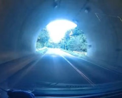 【動画】トンネルを抜けた先に道路崩落。道道746号でヒヤッとしたドラレコ。