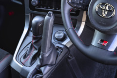 彼氏の車がレバー手引き式のサイドブレーキだった…