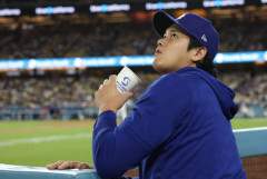 【悲報】大谷翔平さん、8回にベンチに来て試合が終わったら突如走って帰宅ｗｗｗｗｗｗｗｗ