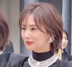 【朗報】北川景子、ボディラインくっきりの黒ワンピを着た結果www