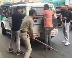 【動画】殺人事件の再現捜査の為に事件現場で容疑者を棒で叩きまくるインド。