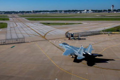 米空軍嘉手納基地向け最新型戦闘機「F-15EX イーグルII」がボーイング工場を出発！