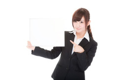 トメの葬儀の日、私が見てない所で旦那が娘たちを殴ってた。「お前らみたいなのはもう俺の子じゃない！」「本当の娘をどこにやった！」とわめく。娘に話を聞くと全く訳のわからない