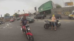 【悲報】ブラジル人「あ！バイク強盗がいる！車で轢かなきゃ！」→バイク強盗の死者数増加