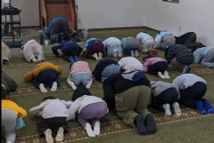 石川県の某幼稚園、遠足でモスクに行き子供たちに礼拝させたとして炎上も