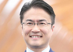 ネット民「乙武さんは強者だから障害者じゃない」　乙武「自分でトイレすら行けない人間が強者なんですか？」