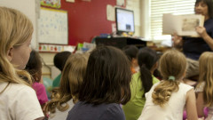 ニューヨーク市の公立校で中学2年生以下の生成AI利用を1年間禁止へ。子供の思考力を守るため