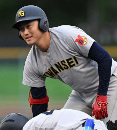 カープ新井監督の息子がプロ志望届を提出！ドラフト会議で指名可能に【新井亮規浩(関学大)】