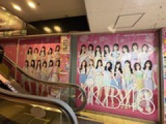 【速報】秋葉原ドンキエスカレーター横の装飾が変わる