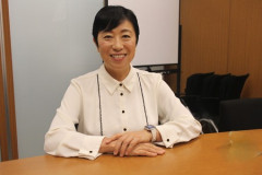 「高市さんはショートケーキのイチゴ」「女を使い分けてる」首相と同学年、関西の辻元清美氏が語る「女はまだ権力を握れていない」ワケ