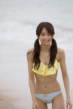 【画像】ちっぱいアイドルが胸を寄せまくった結果wwwwww