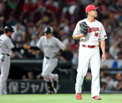 カープ〝屈辱〟小笠原に完封負けで3連敗。散発4安打無得点に鯉党ため息【広島0-4巨人/試合結果】