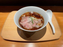 【悲報】ラーメン屋さん「寿司屋が一人前5万円とるなら我々も一人前5万円取っても良い」ｗｗｗｗｗｗｗｗｗｗ