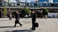 【悲報】都内男性正社員の平均年収は861万らしいけど