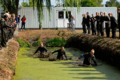 オランダ女子ラグビー代表チーム、陸軍コマンド部隊の過酷な訓練コースに挑戦！