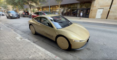 【動画】イーロン・マスク、ついにハンドルなしアクセルブレーキなしの自動運転車の走行を成功させる・・・