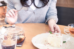 なぜか彼が私の全てを知っている。帰宅したタイミングで連絡が来たり、彼に話していない事を知っている。同僚「盗聴器とかカメラ仕掛けられてるかもねｗ」まさかねー…ｗ→