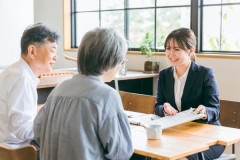 【衝撃】死にかけの爺「9億円貸してください！」　銀行「いいよ」⇒！！！