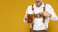 私はいつも自宅でお酒を飲む。なぜなら、娘が一緒に乾杯してくれるからだ。