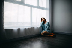 妹（34）が旦那と離婚してワイのとこに転がり込んできたんやが