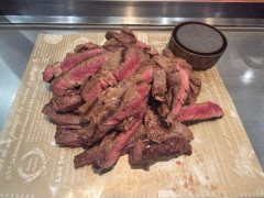ロピア併設のステーキ屋さん｢THE BIFTEKI｣で600gのステーキ食ってきた