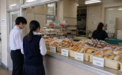 みんな学校に購買とかあったの？