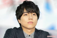 【謎】34歳男性アイドル、「実は結婚していて子供もいます」と公表しただけで人気が急落してしまう