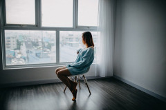 「配偶者がいない人が5割」の社会がもうすぐ来る？ “結婚しない人が増える”日本の未来とは…