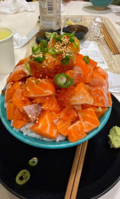 外国人「北海道の海鮮丼を見てくれ、彼らは一切手を抜かない」