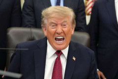 【悲報】トランプ大統領、ちょっとだけ壊れるwwwwwwwwwwww