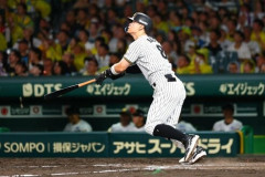佐藤輝明が史上最悪の三冠王になってしまう件について