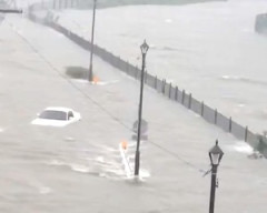 【動画】名古屋豪雨で植田川が氾濫。車が流されてしまう。