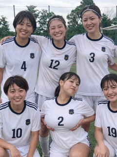 【画像】このお●ぱいでサッカーは無理でしょｗｗｗｗ