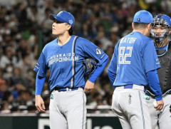 日本ハム8連勝でストップ...天敵ソフトバンクに大敗　悪夢の八回、金村が1イニング10失点