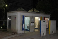 【衝撃】札幌の公園トイレで『不思議な出来事』が起こってしまう・・・・・